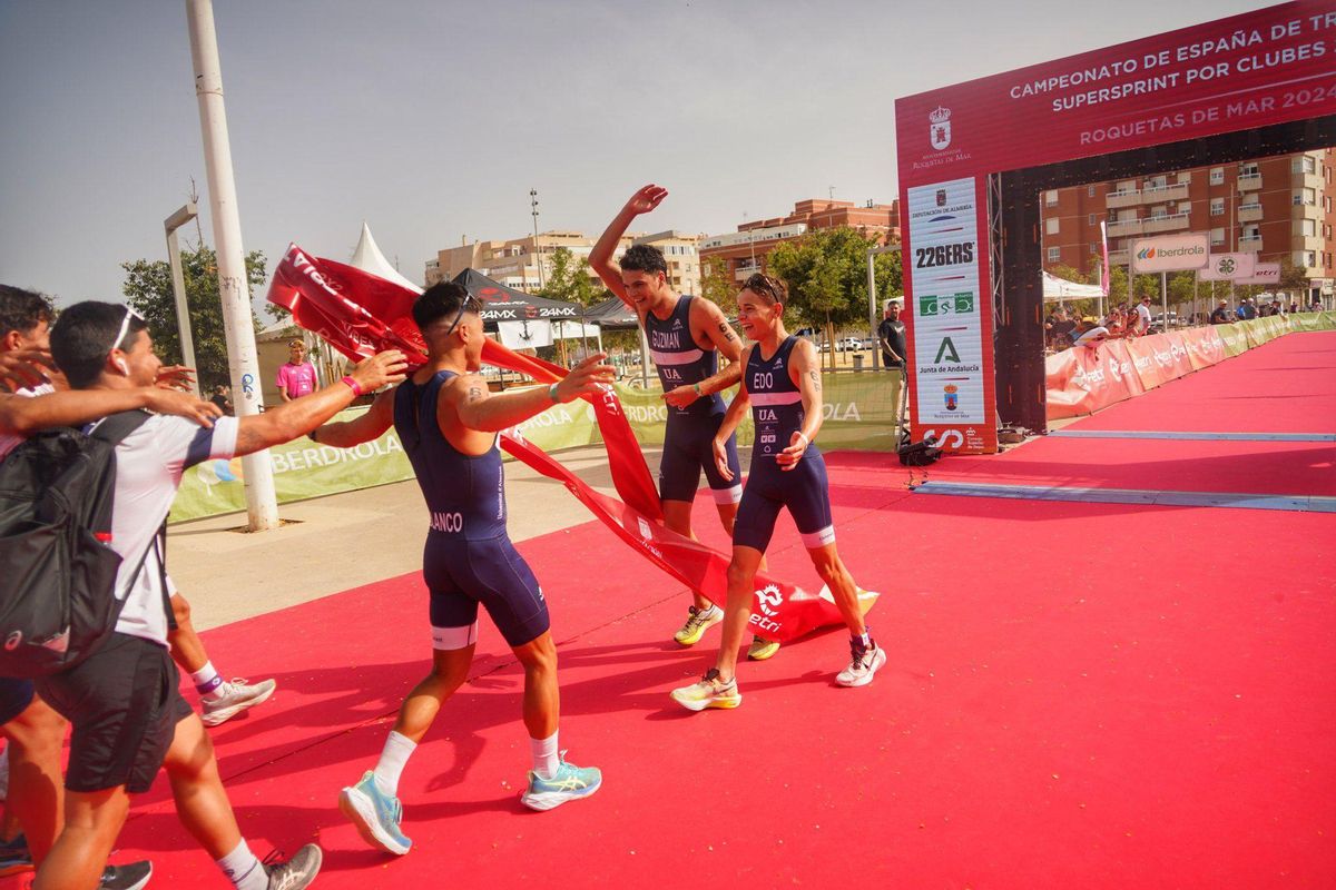 LA UA cuenta con un equipo de triatlón federado en la categoría Élite Nacional.