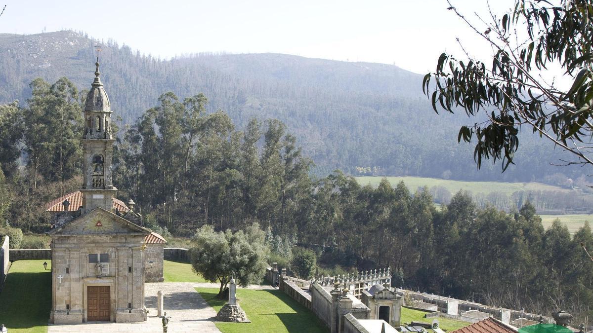 Iglesia y cementario de Santo Tomé de Ames