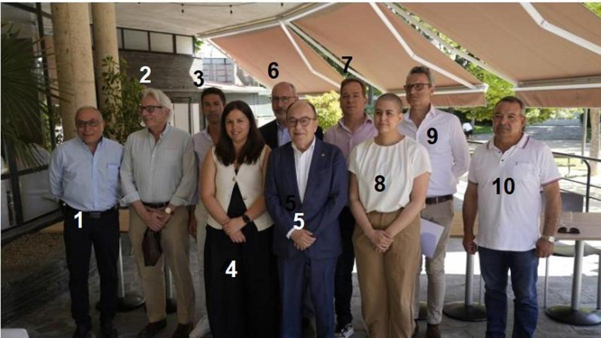 Candidatura de Enrique Oliveira (5), con Javier Ferrero (1), Gonzalo Ontiveros (2), Héctor Villagarcía (3),  Sara Fregeneda (4), Esteban Fernández (6), Mario Oliveira (7), María Martín (8), Francisco López (9) y Jeremías Prieto (10)
