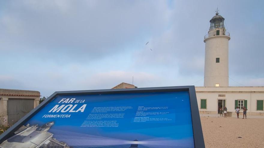 Faro de la Mola