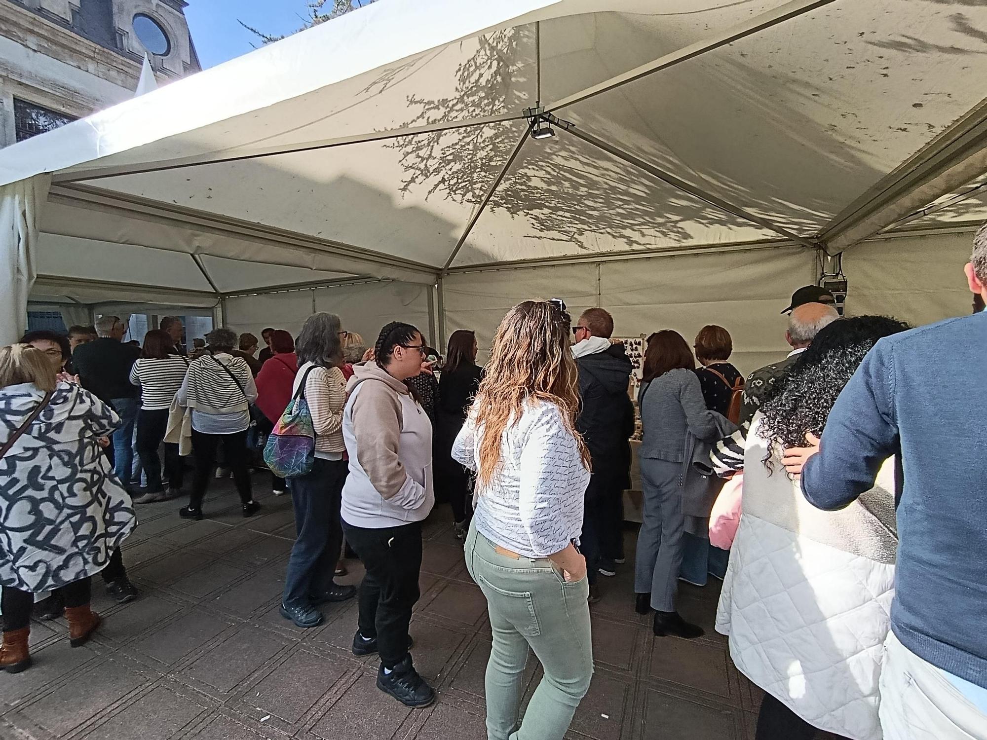 La Pola se llena de Güevos Pintos