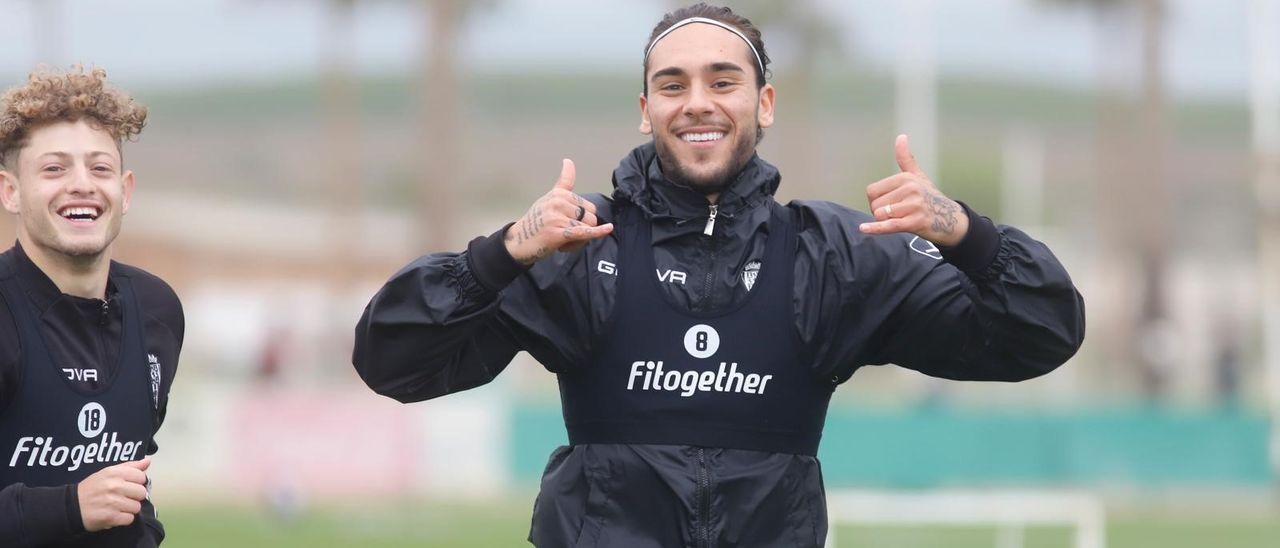 Gudelj, junto a Simo durante una sesión de entrenamiento de la temporada pasada.