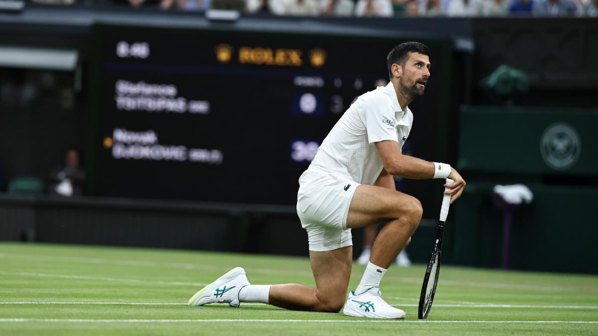 Djokovic destroza a Tsitsipas