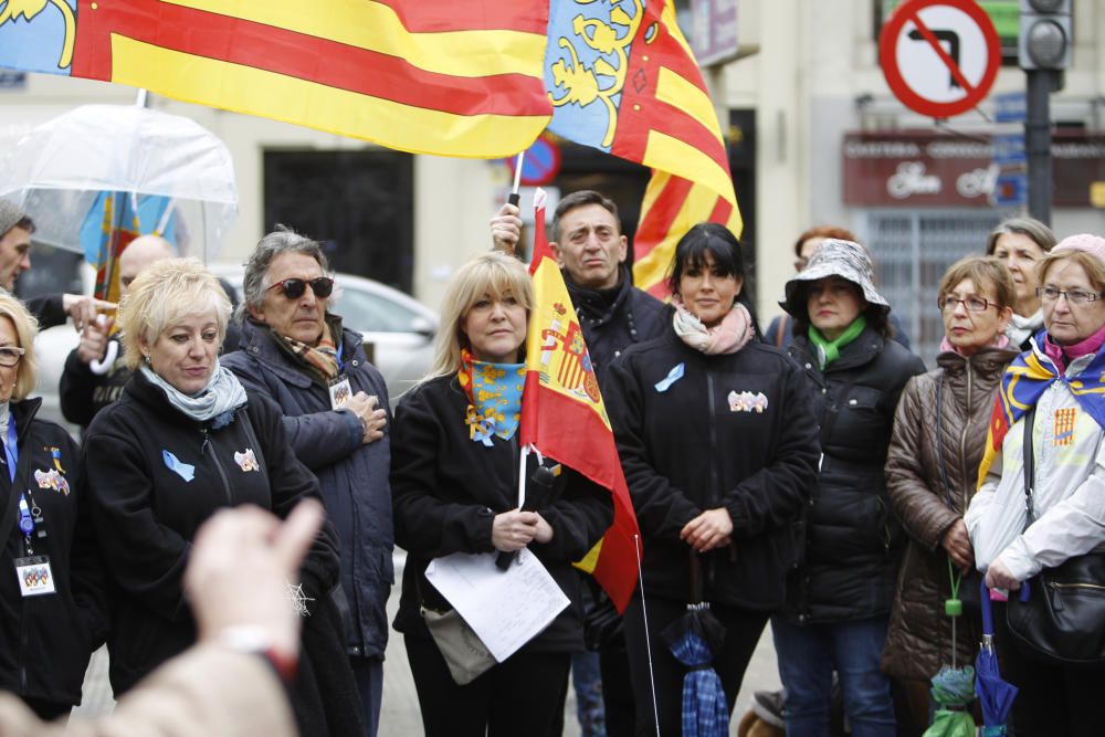 Concentración de entidades derechistas en València