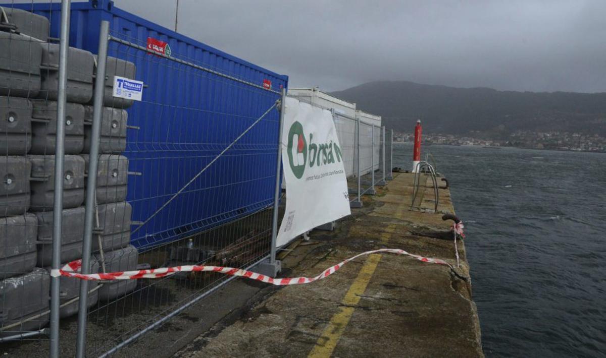 El muelle, ayer, con las obras paradas. | GONZALO NÚÑEZ