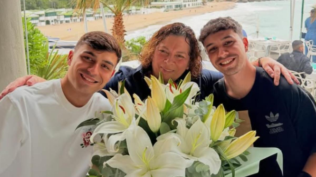 Pedri González con su familia