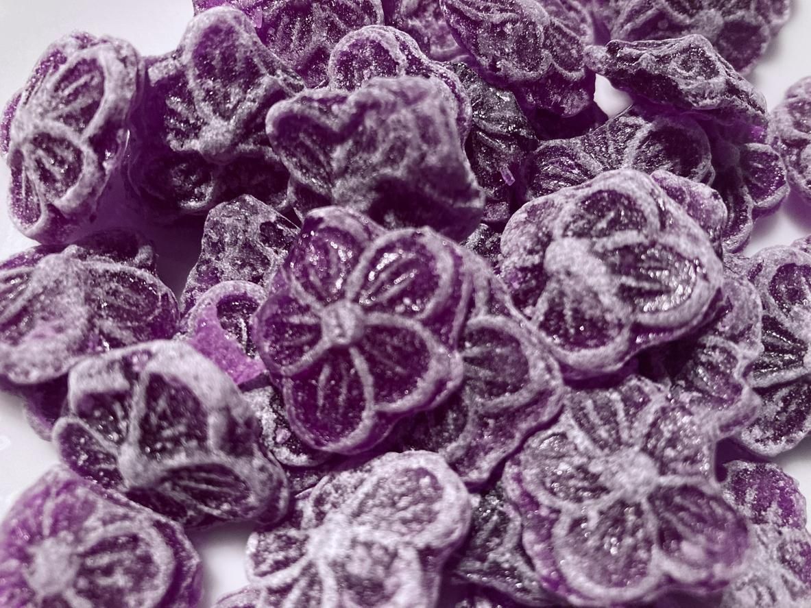 Si todavía no has probado los caramelos de violeta, deberías poner remedio...