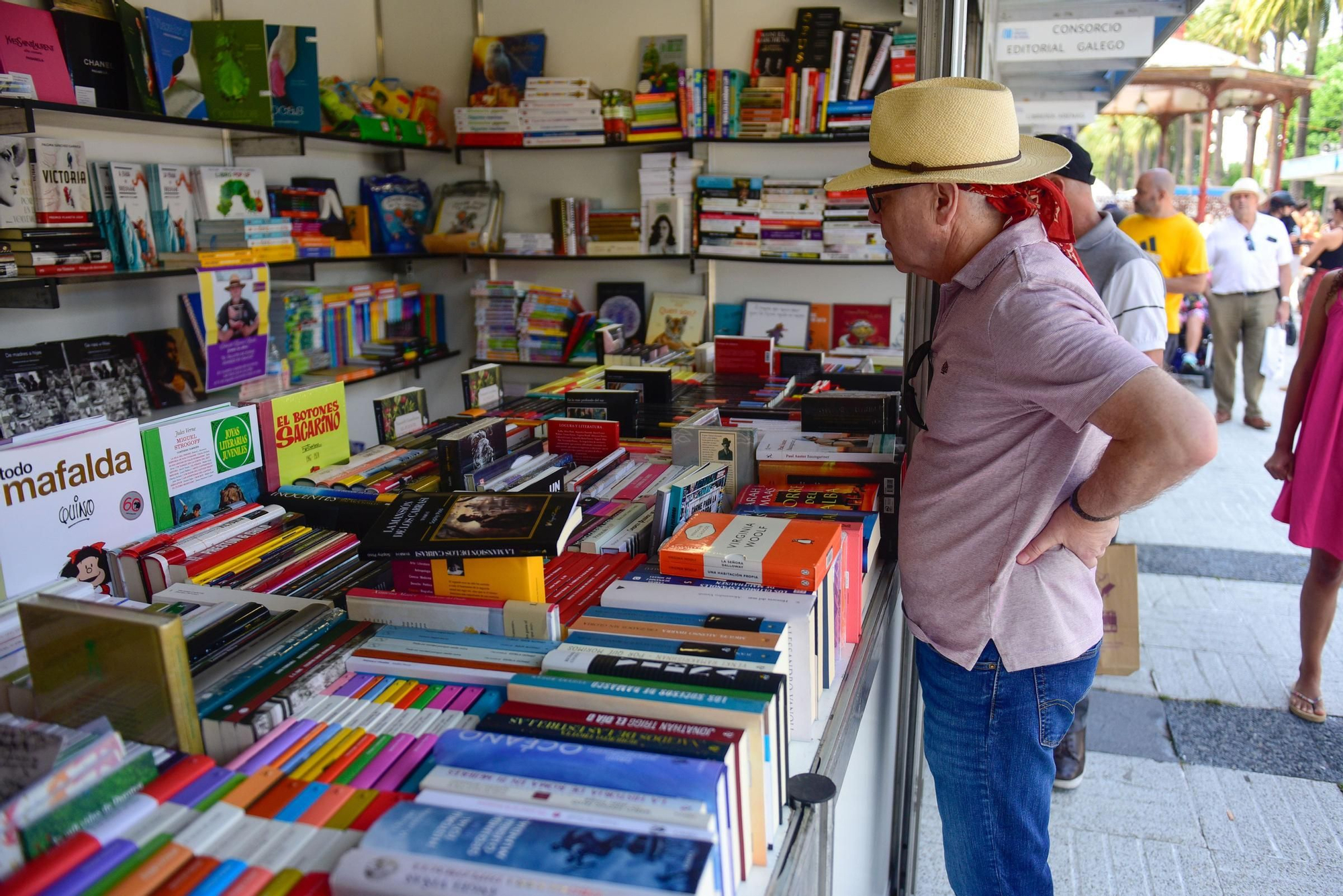 La feria del libro se despide de los Cantones