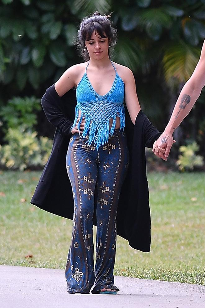 Camila Cabello paseando por Miami