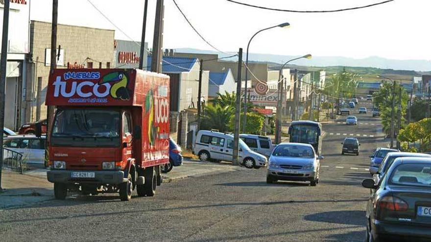 Capellanías de Cáceres proyecta un surtidor de combustible y más aparcamientos