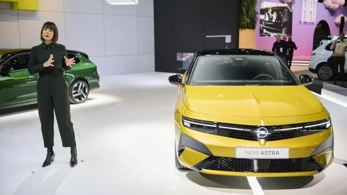 Opel presenta en Bruselas el nuevo Astra con hasta 454 km eléctricos y faros Intelli-Lux HD
