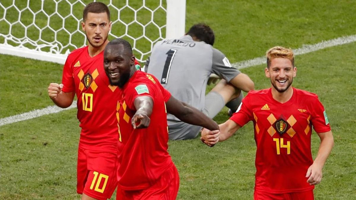 Hazard, Mertens y Lukaku celebran uno de los goles ante Panamá