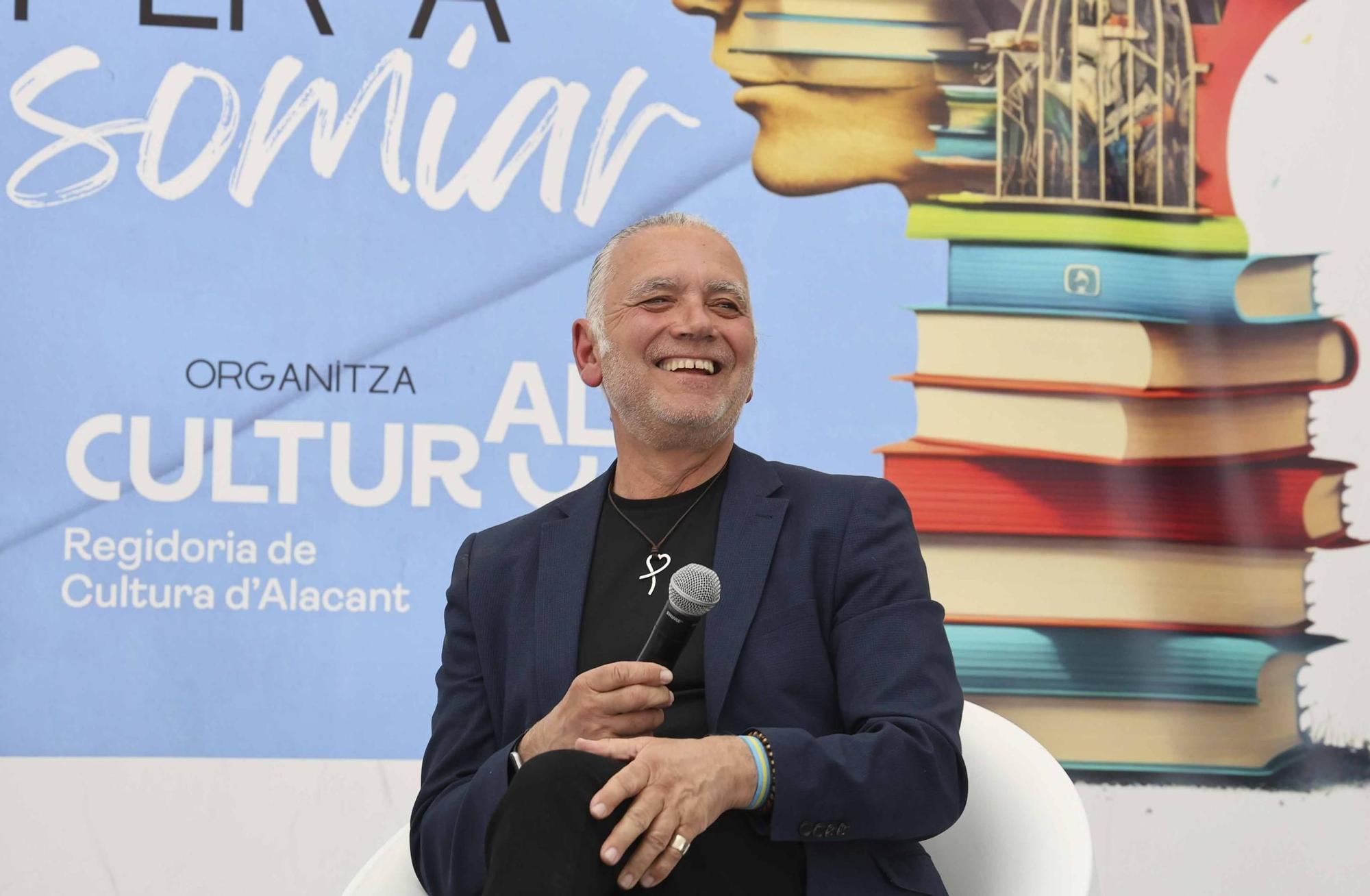 Juan Ramón Lucas, en la inauguración de la Feria del Libro de Alicante