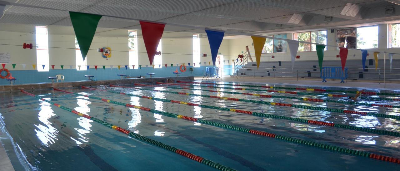 La piscina cubierta municipal de San Fernando en Petrer.