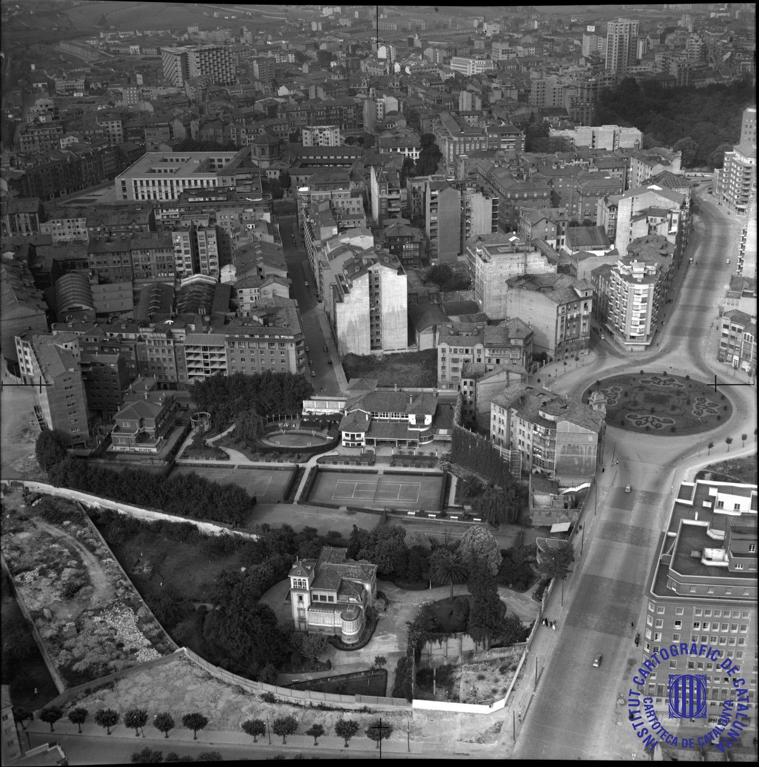 Un vuelo al pasado: así era Asturias, desde el aire, en 1962