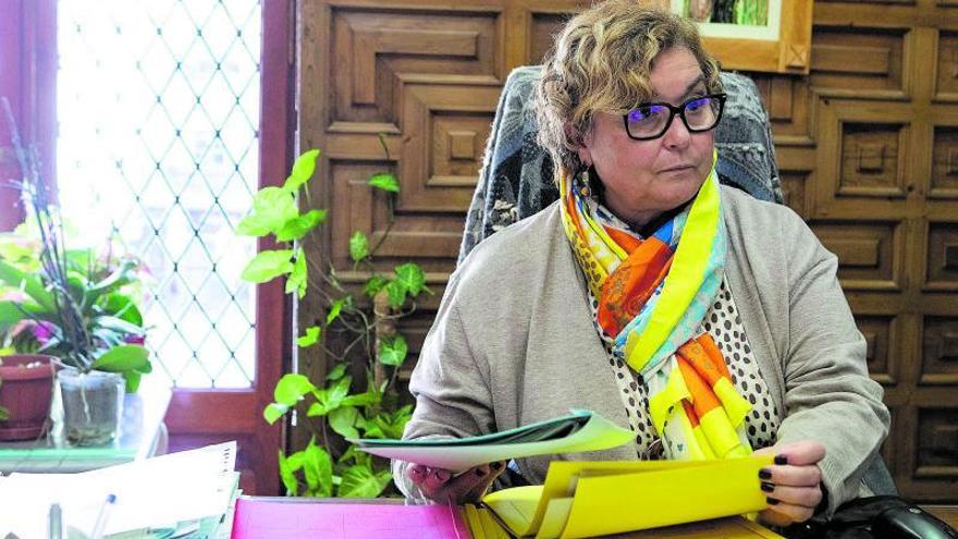 La magistrada Esther González, en su despacho. | Ana Burrieza |  ANA BURRIEZA