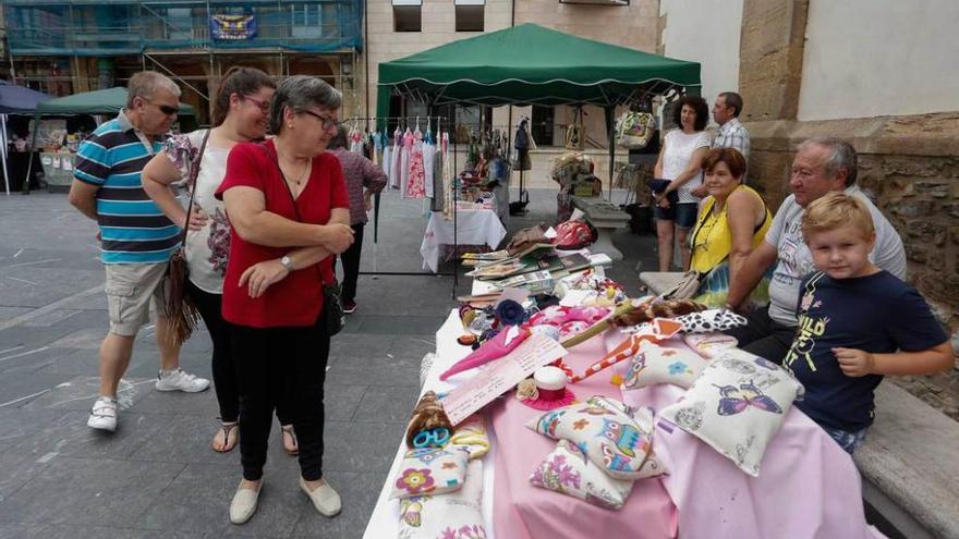 Carlos Lobo acoge un mercadillo vintage y artesanal