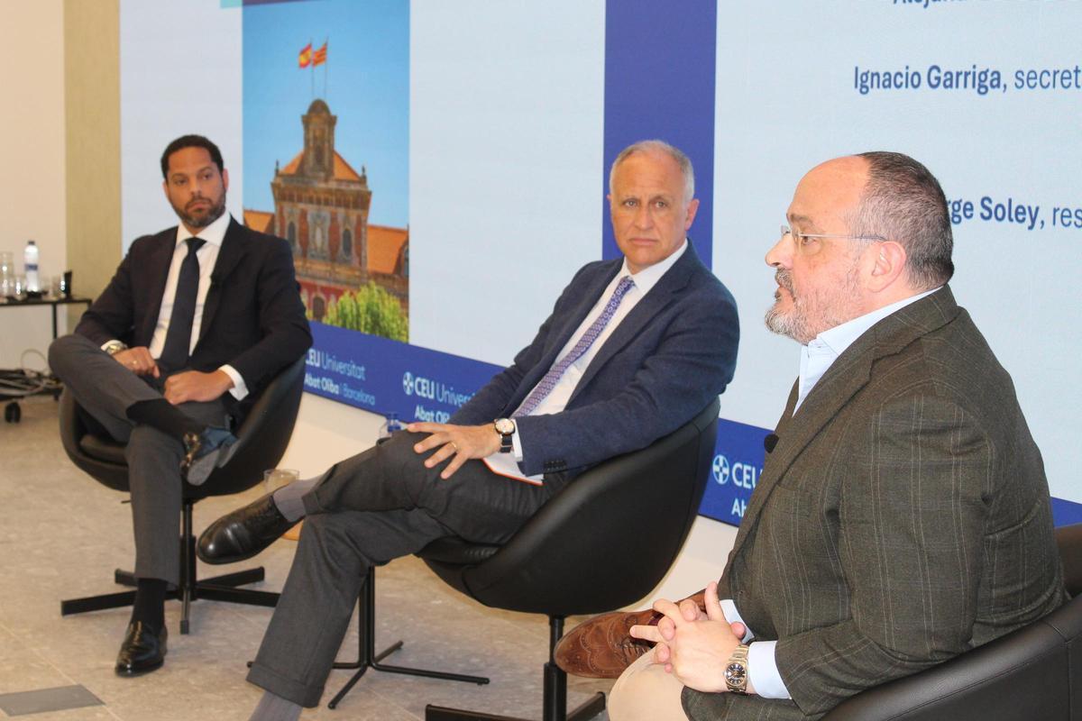 Mesa redonda con Ignacio Garriga y Alejandro Fernández.