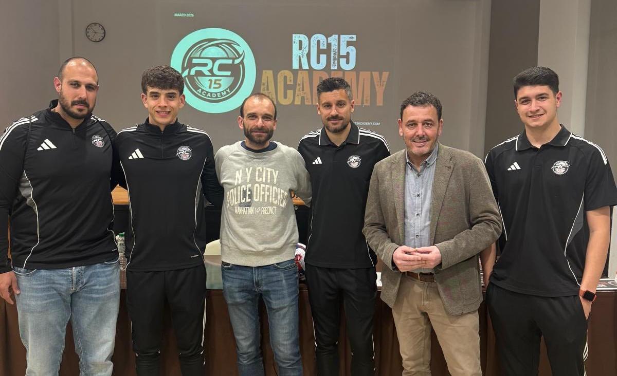 Víctor Herrero, Damián San Pedro, José Otero, Roberto Canella, Julio García y Alfonso Corte, en la presentación de la RC15 Academy.