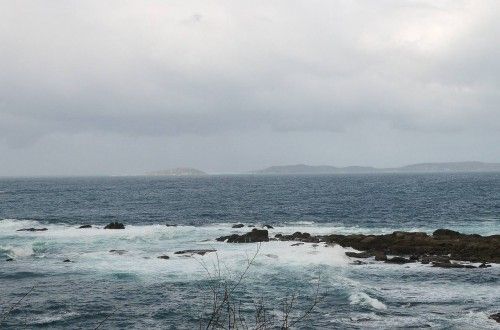 El temporal en el mar no causa daños, pero obliga a la flota a permanecer amarrada