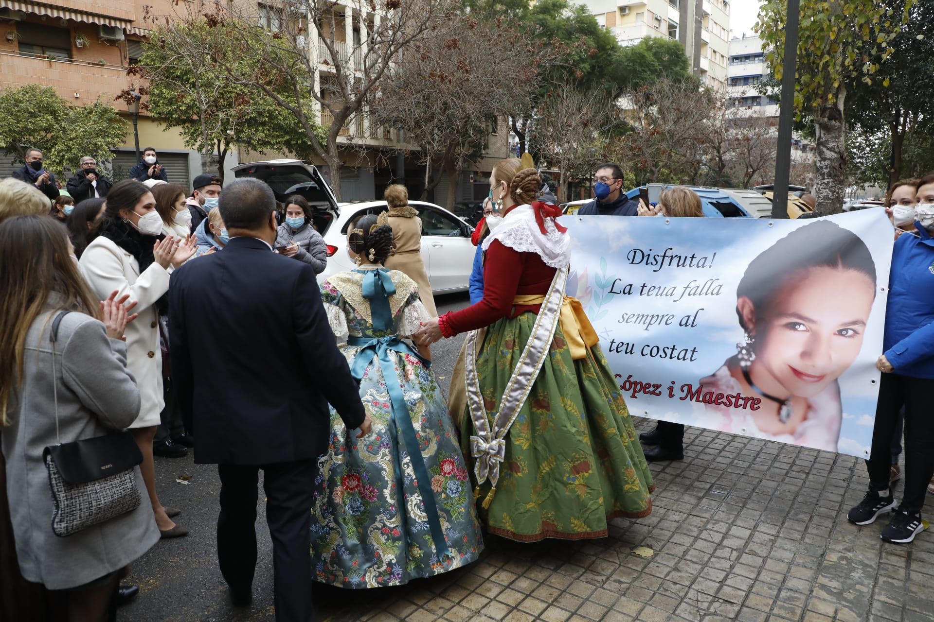 Así es el espolín de la Fallera Mayor Infantil de València