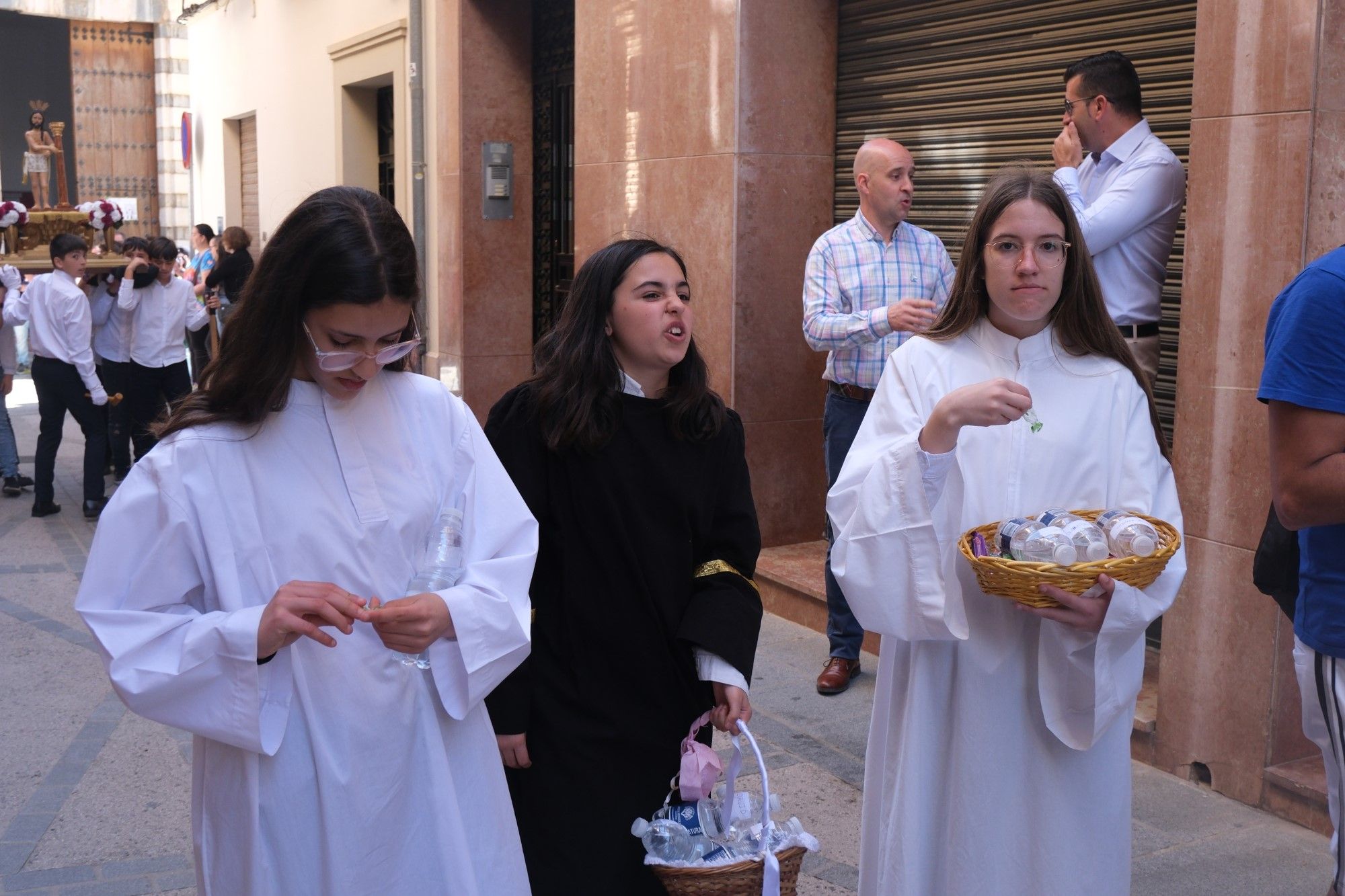 Concentración de tronos chicos en Antequera