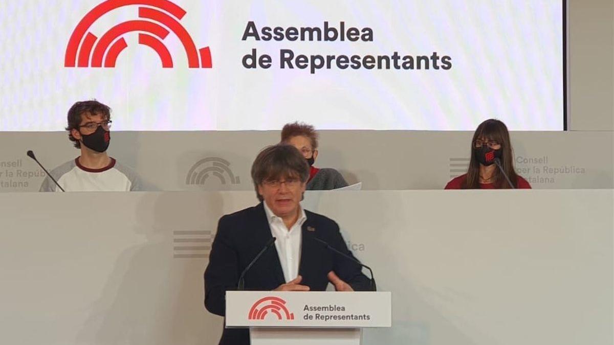 Puigdemont medita dejar la presidencia de Junts para centrarse en el Consell per la República.
