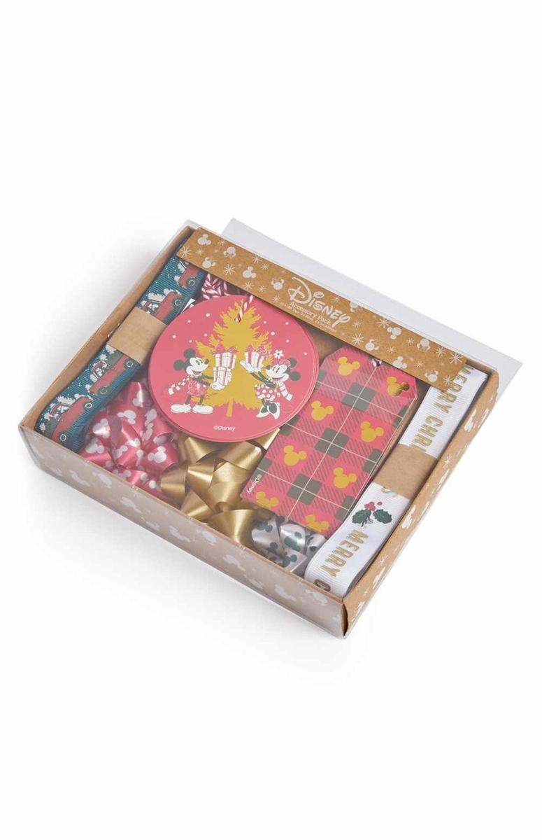 Kit para envolver regalos de Disney en Primark