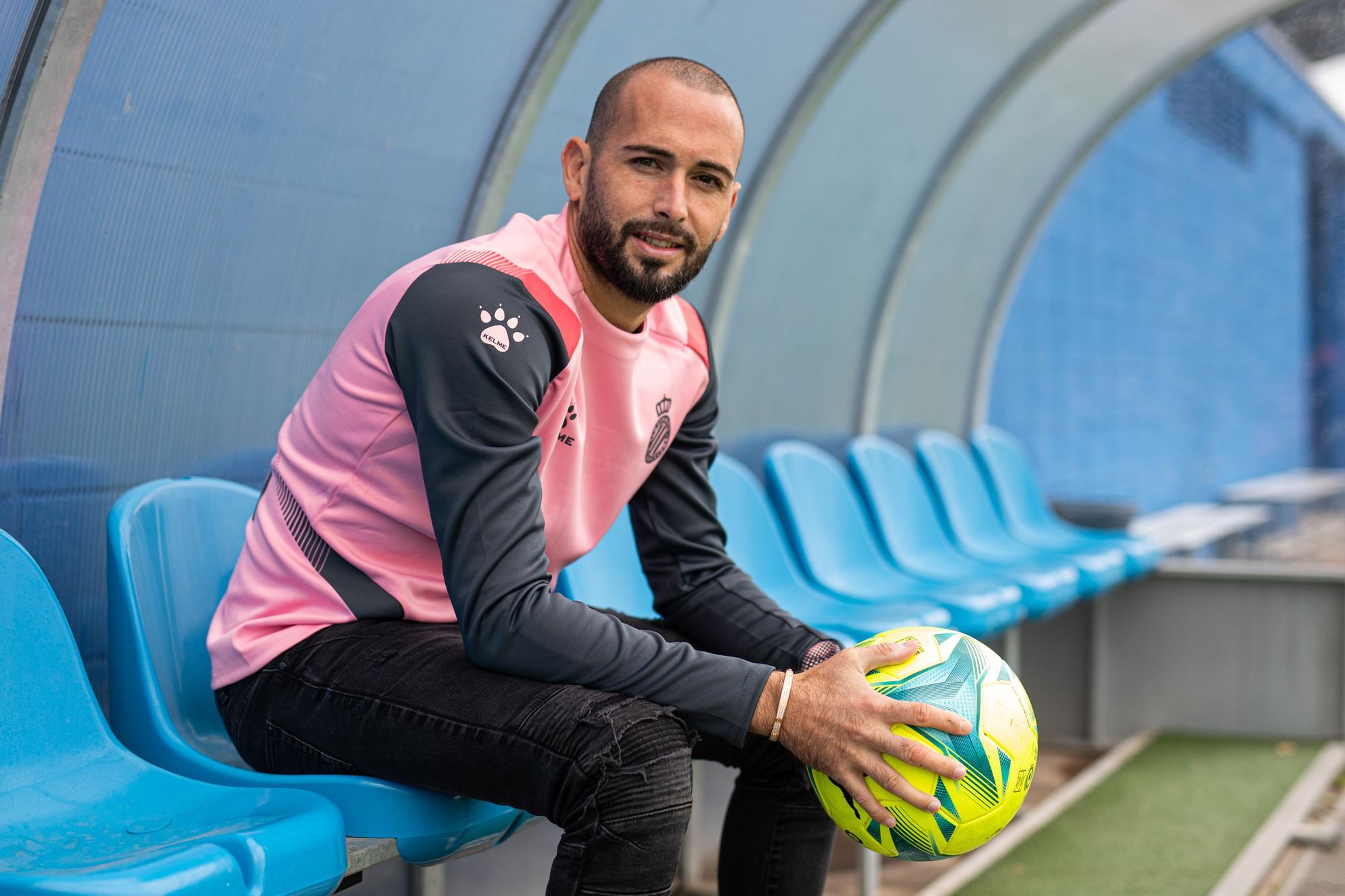 Aleix Vidal en la ciudad deportiva del RCD Espanyol