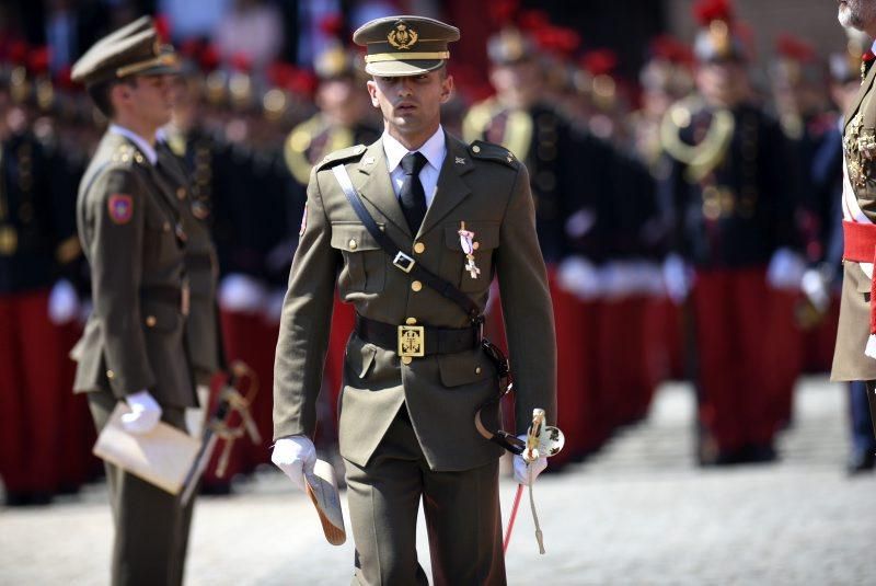 Visita de Felipe VI a la Academia General Militar de Zaragoza