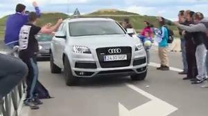 El tècnic del Madrid i el seu ajudant abandonen Valdebebas en els seus respectius vehicles entre crits i botifarres.