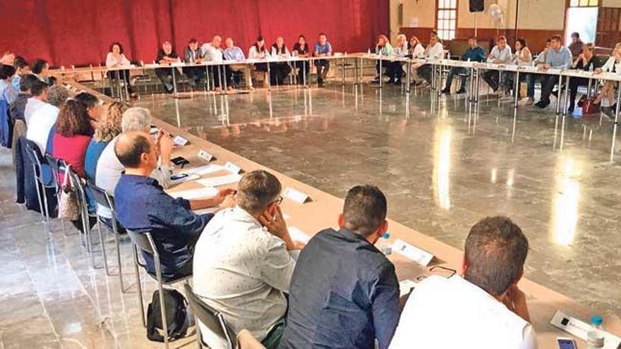 Un instante de la reunión de ayer de la Assemblea de Batles.