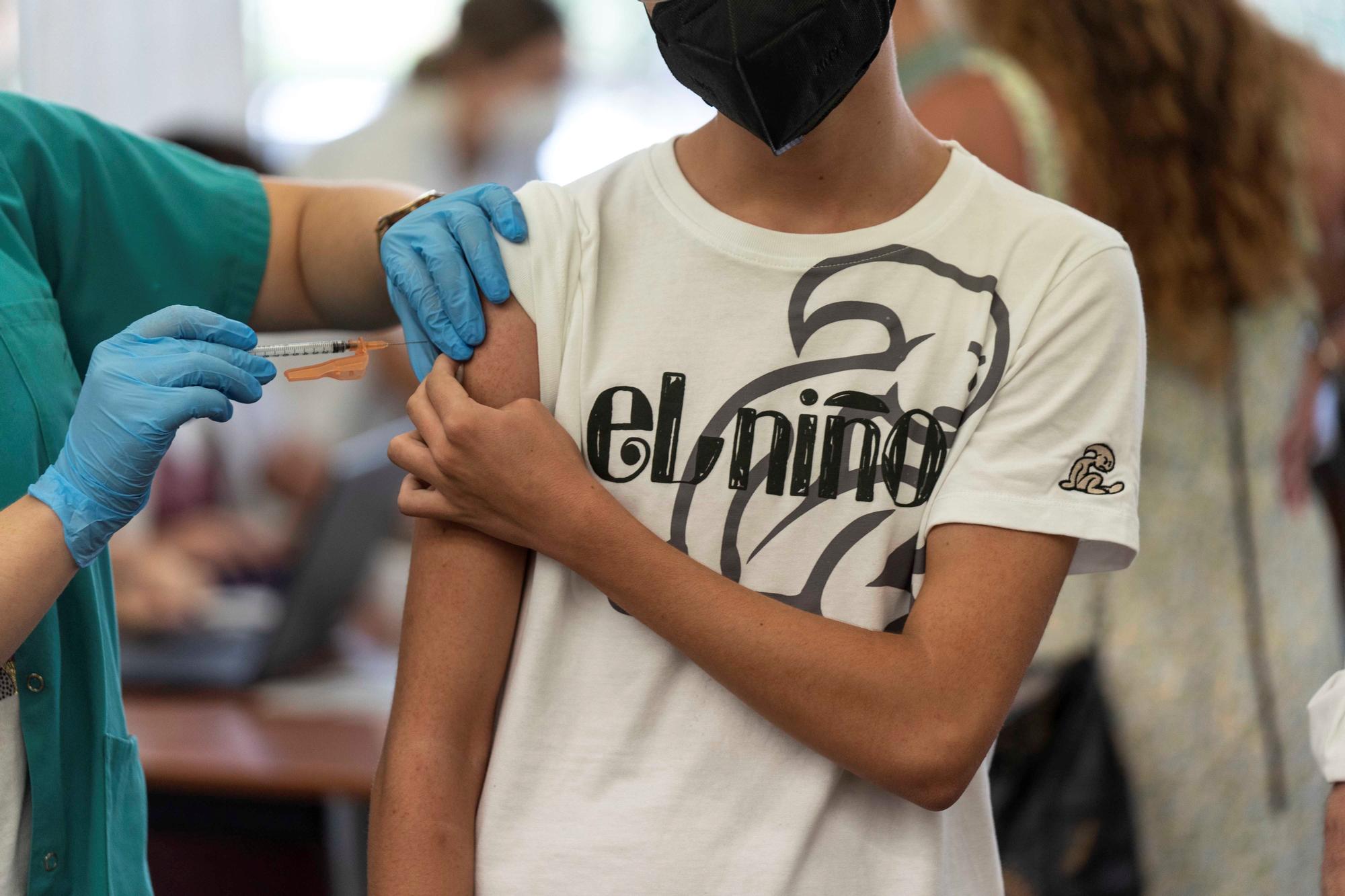 Un menor de edad se vacuna contra el coronavirus en Córdoba