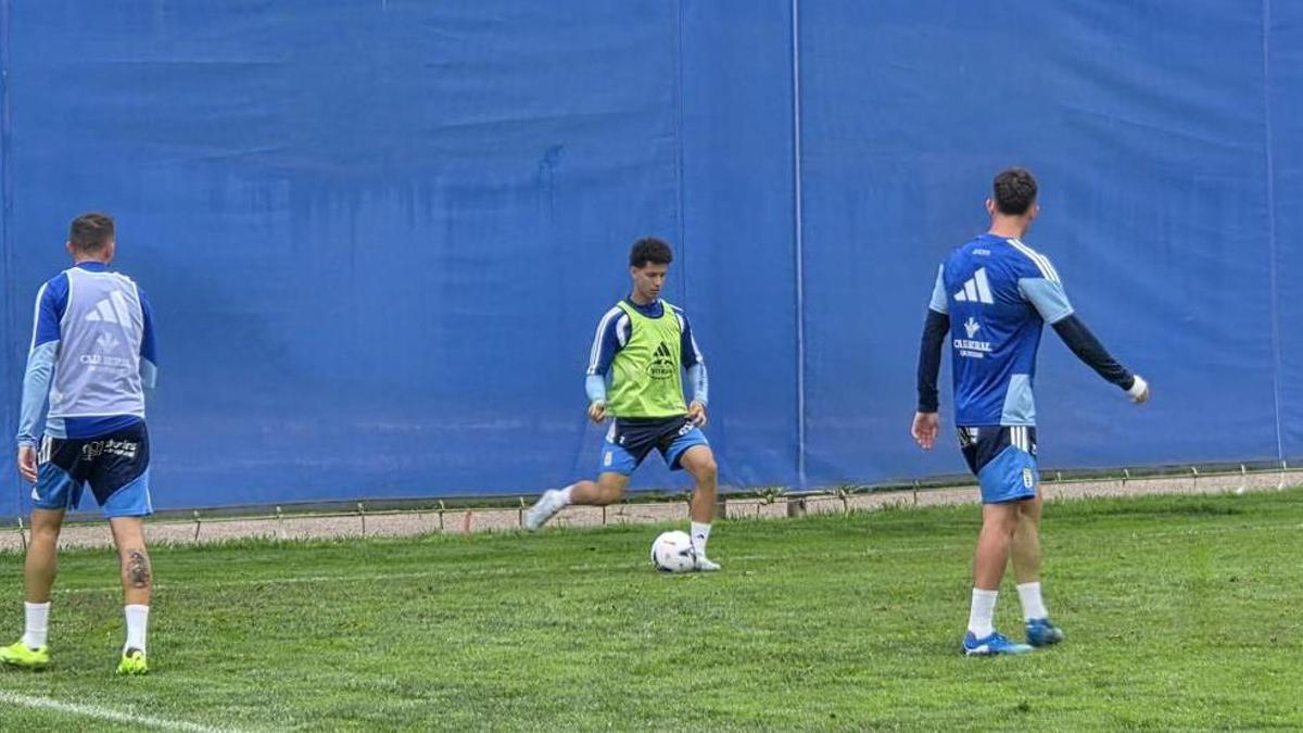 Ilyas Chaira returns to group training with Real Oviedo