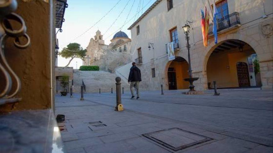 La fachada del Ayuntamiento de Monforte del Cid en una imagen de archivo