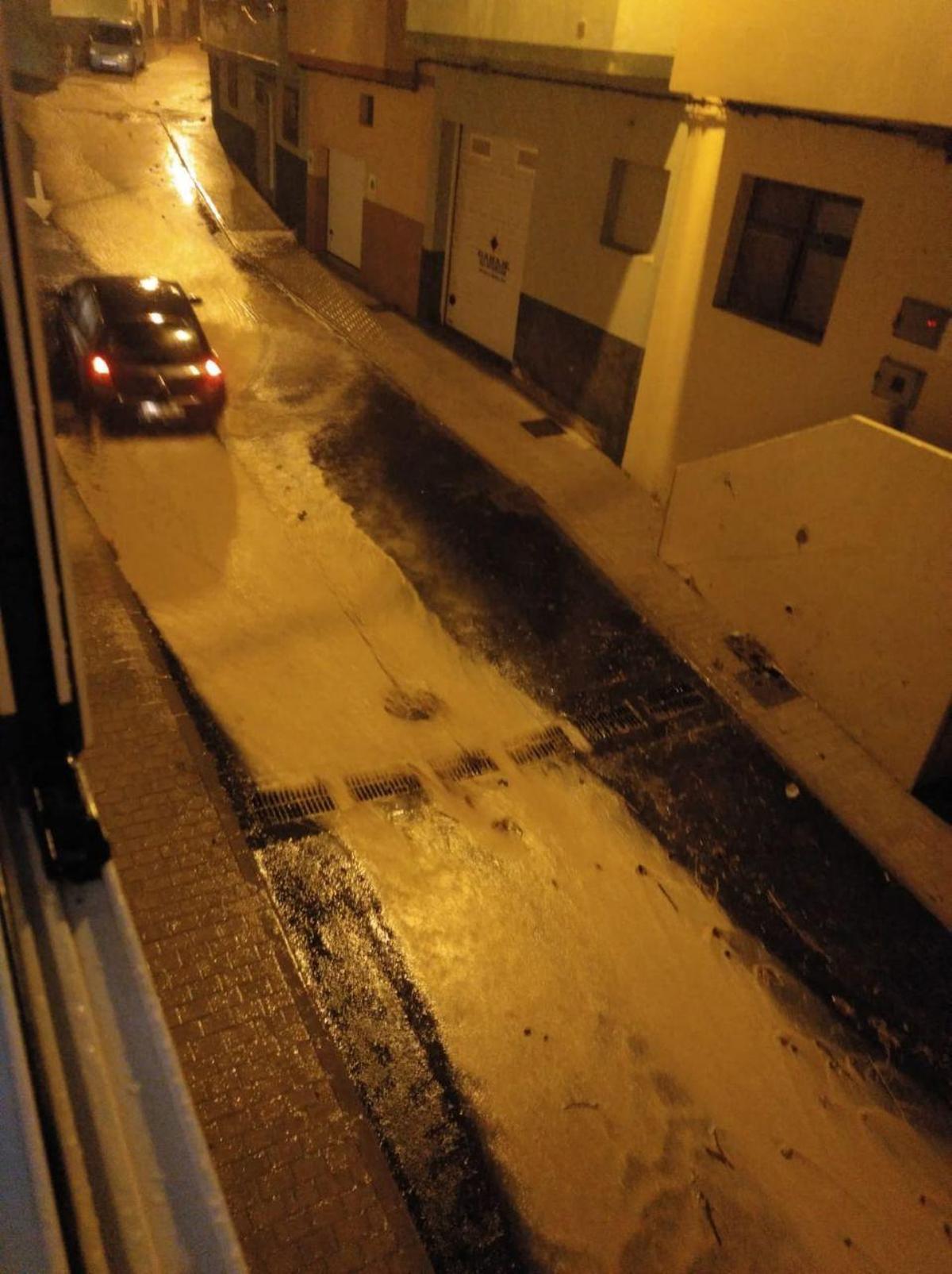 La lluvia colapsa Cañada Honda