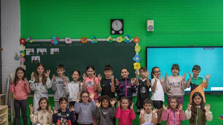 El CPI Terras de Maside aprende a signar por Coraima