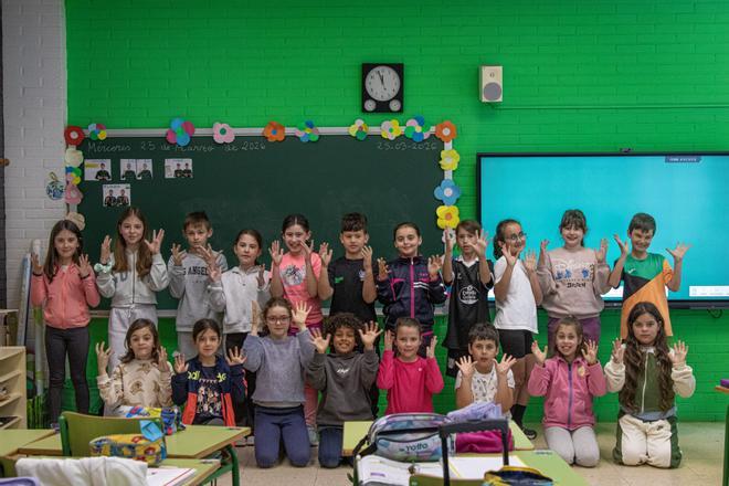 El CPI Terras de Maside aprende a signar por Coraima