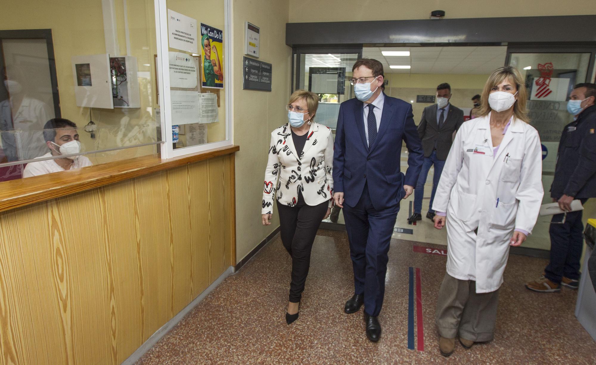 Ximo Puig y Ana Barceló visitan el Hospital de Sant Joan
