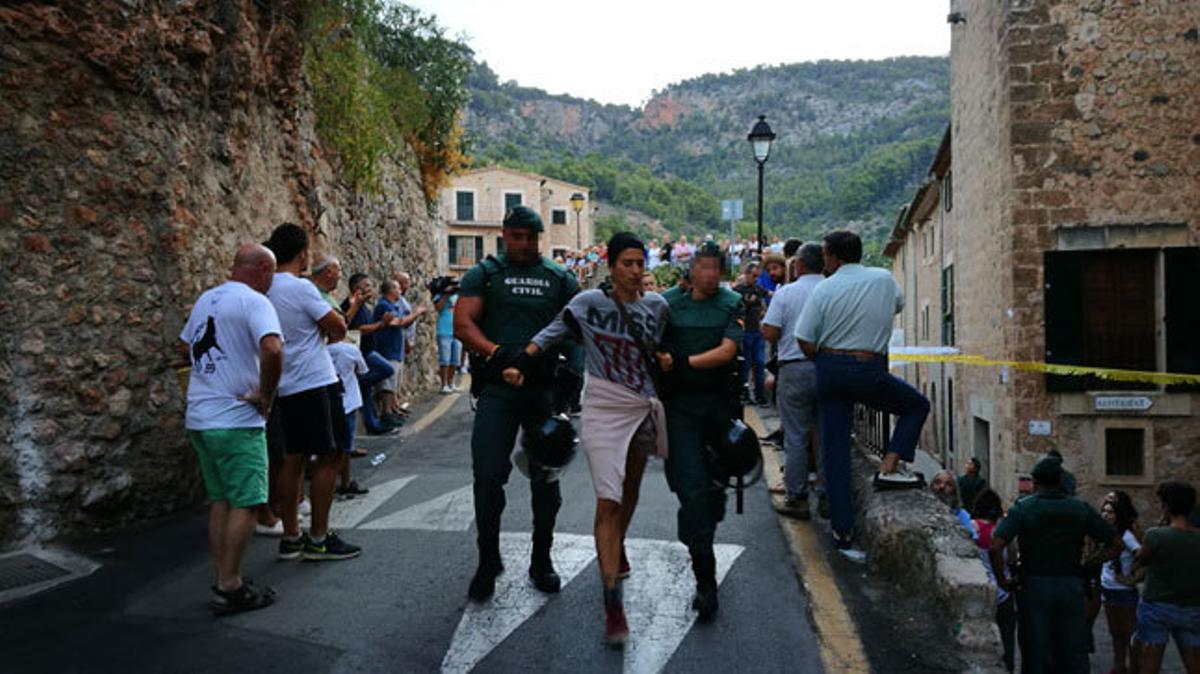 Dos heridos en un 'correbou' de Fornalutx marcado por las protestas animalistas