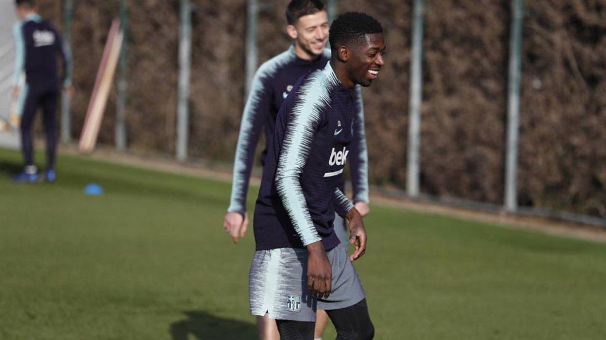 Dembélé, sonriente en la sesión de entrenamiento