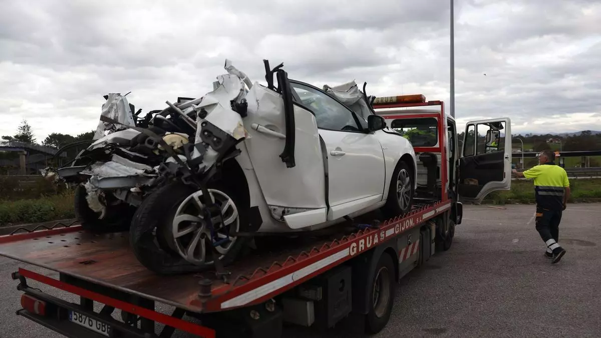 Fallece la mujer herida en el choque de la "Y" entre un coche y un camión