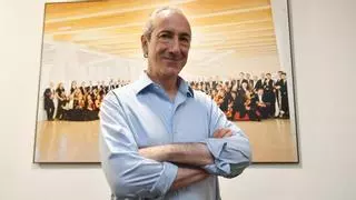 “Tenemos dos urgencias: sanear deudas, que ascienden a más de un millón de euros, y la programación"