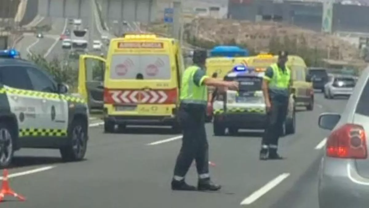 Un chófer y sanitarios fuera de servicio reanimaron a una conductora accidentada en Gran Canaria