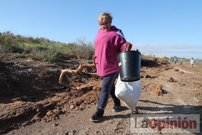 SOS Mar Menor retira dos toneladas de basura