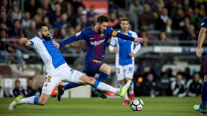 Nuevo triplete de Messi para un Barcelona de récord (3-1)