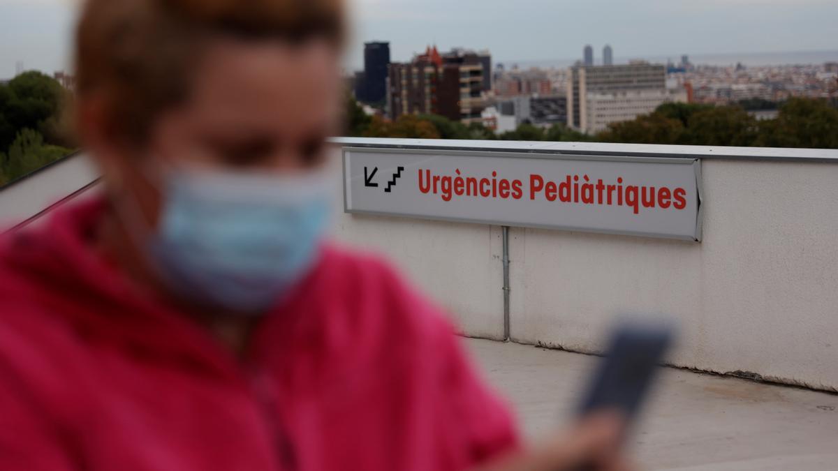 BARCELONA 2/11/2021 Sociedad. Madre de una chica de 16 años que está ingresada en el hospital de Sant Joan de Deu después de haber sufrido una agresión sexual este fin de semana en Igualada FOTO de FERRAN NADEU