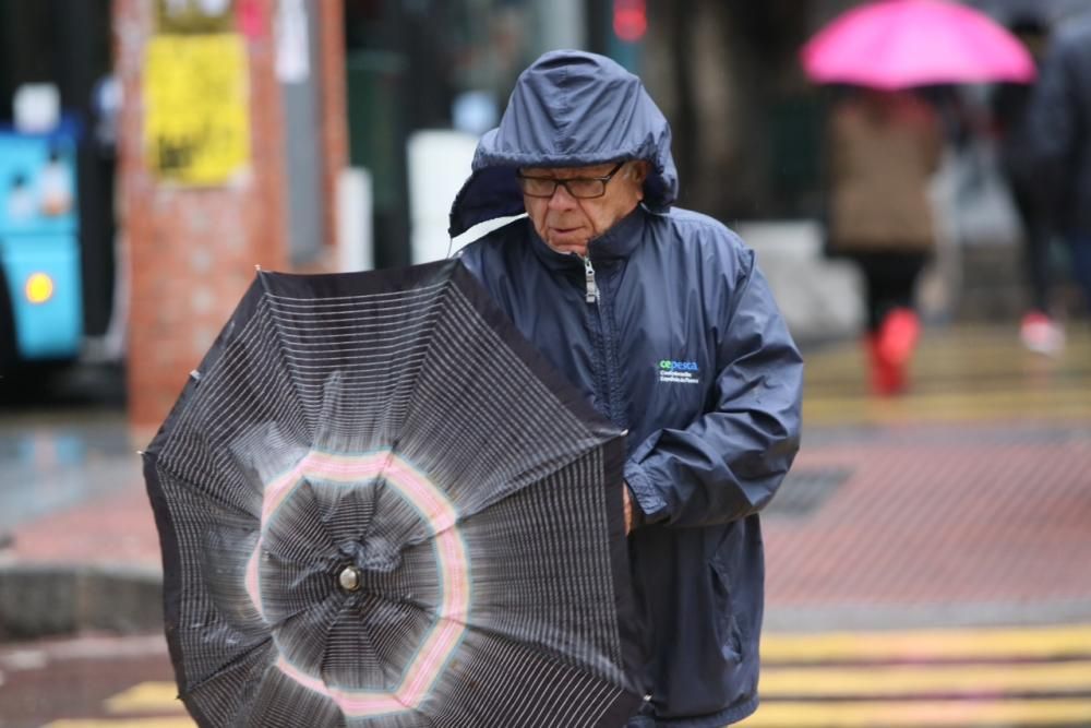 La lluvia llega a Málaga.