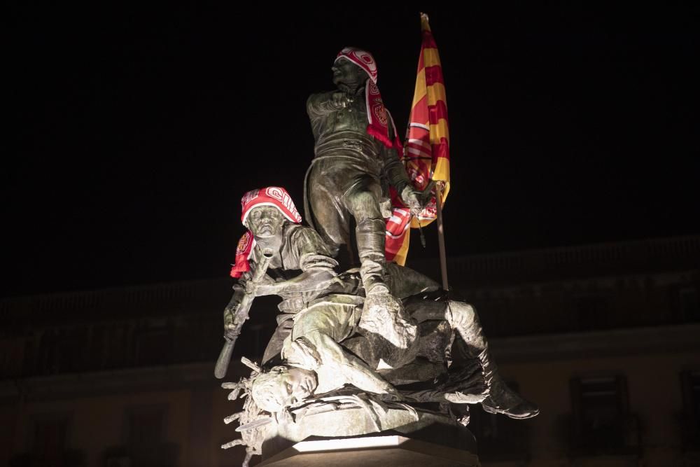 L'afició del Girona viu lluny de Montilivi la decepció.