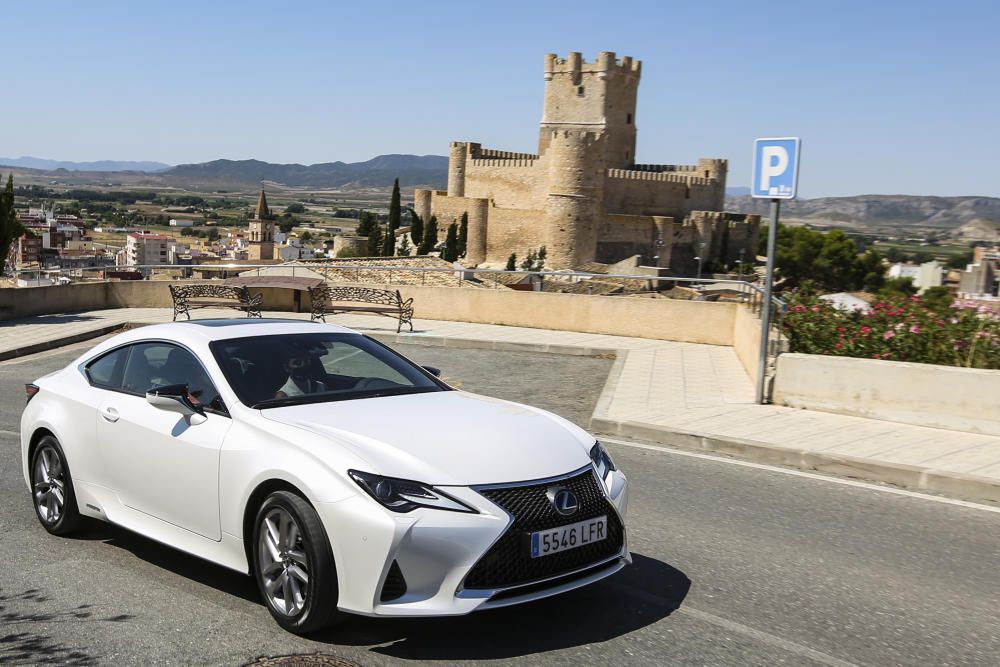 Lexus recorre la Ruta de Castillos de la provincia de Alicante